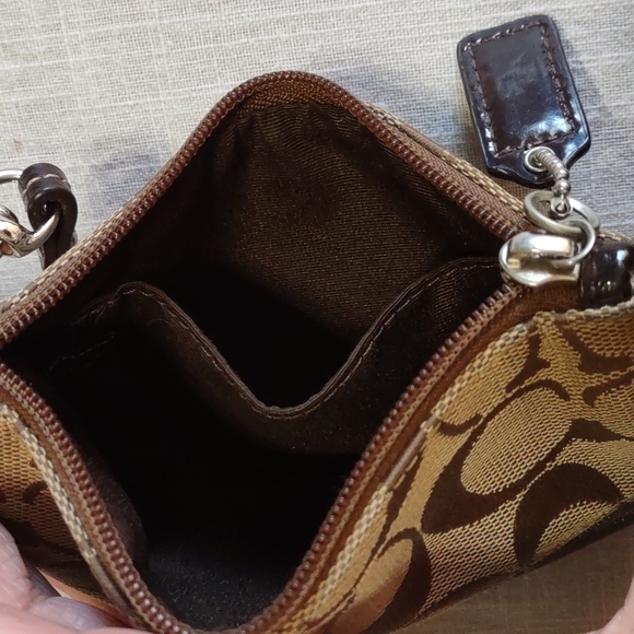 Coach Signature Canvas Wristlet - Picture 4 of 8
